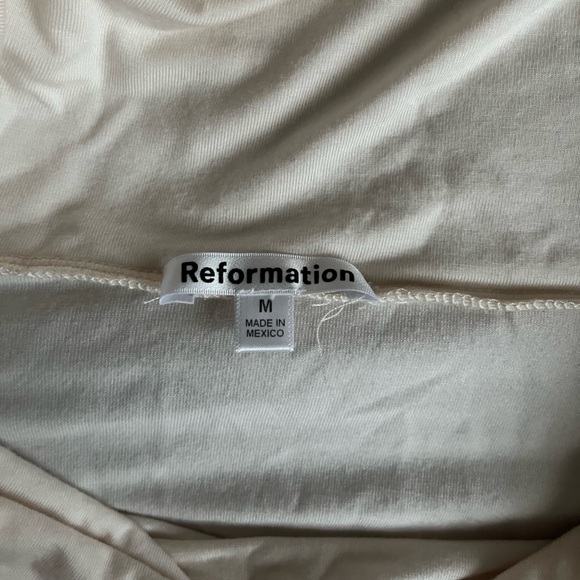 Reformation off-shoulder top - Picture 3 of 5